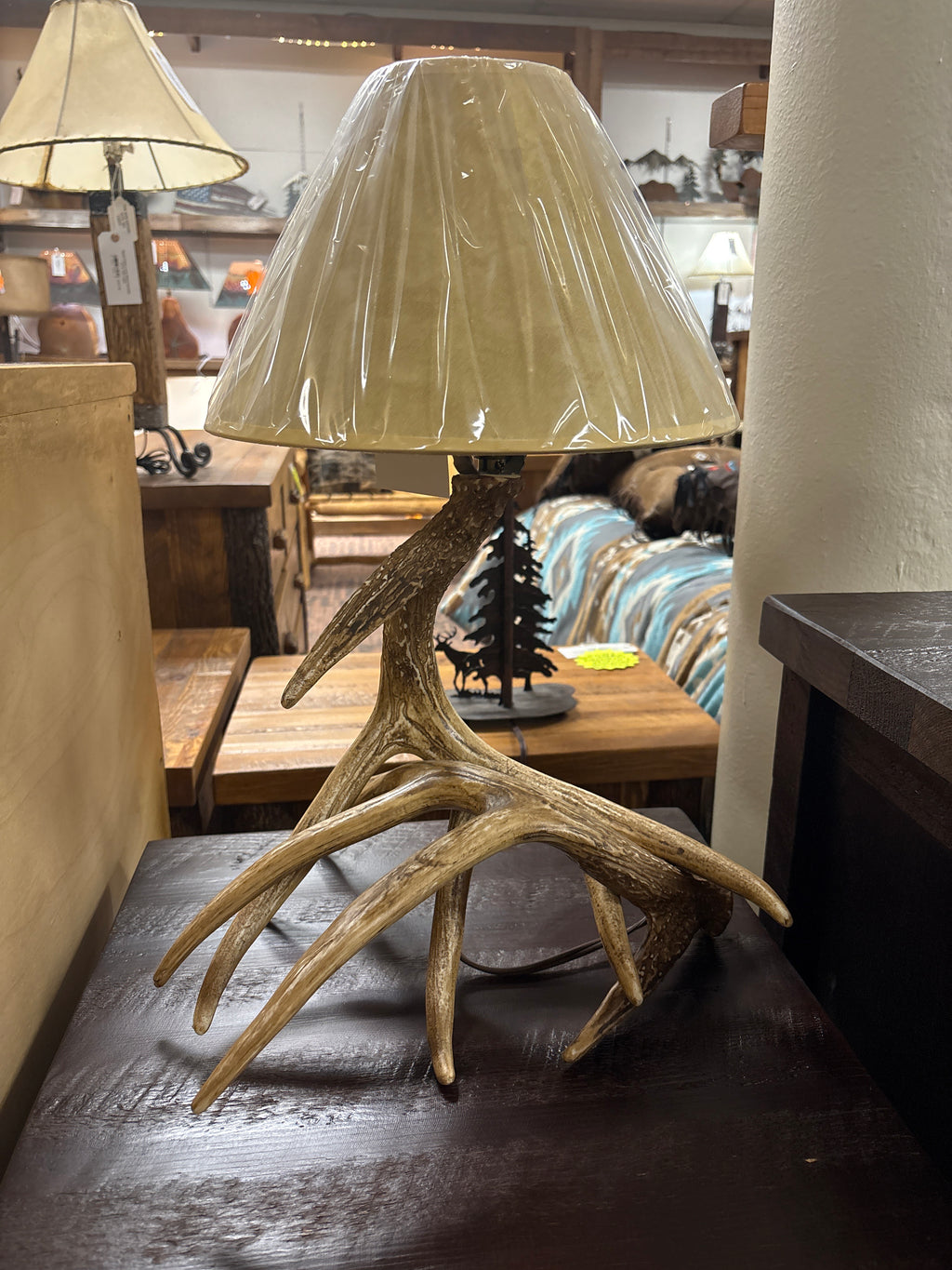 Whitetail 2 Antler Table Lamp